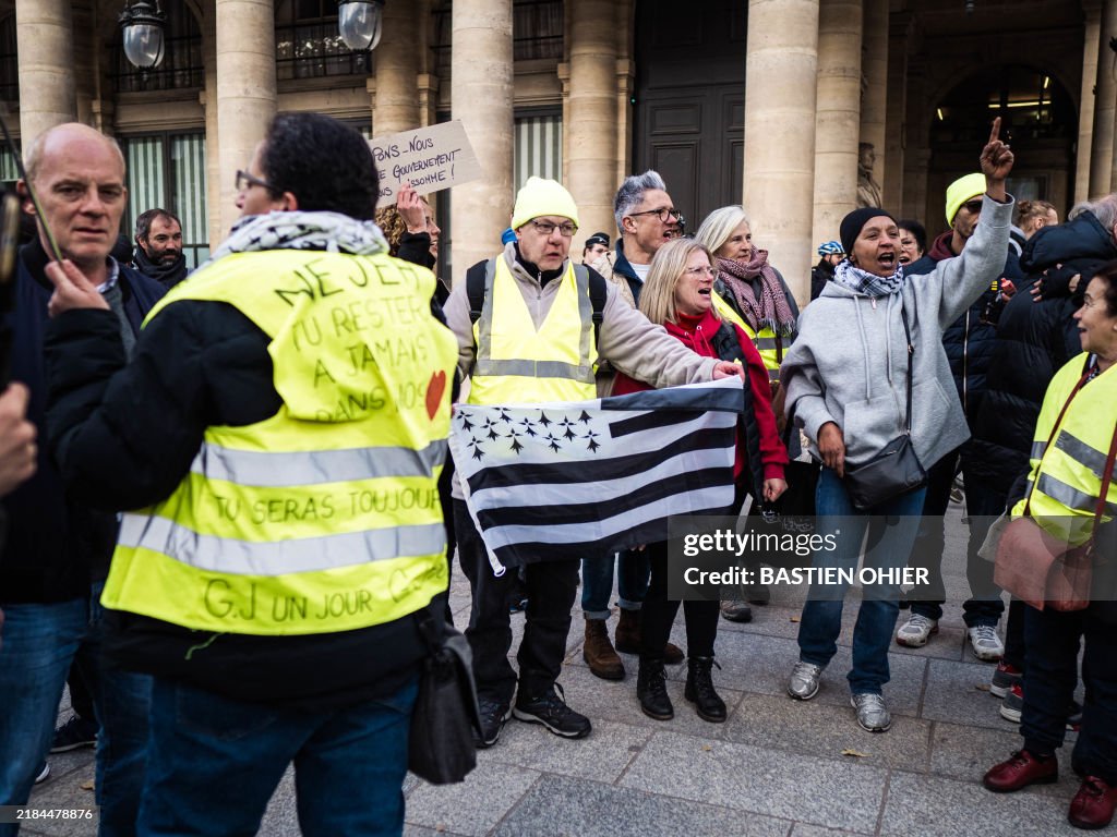 FRANCE-DEMONSTRATION-6-YEARS-YELLOW-VESTS-PARIS
