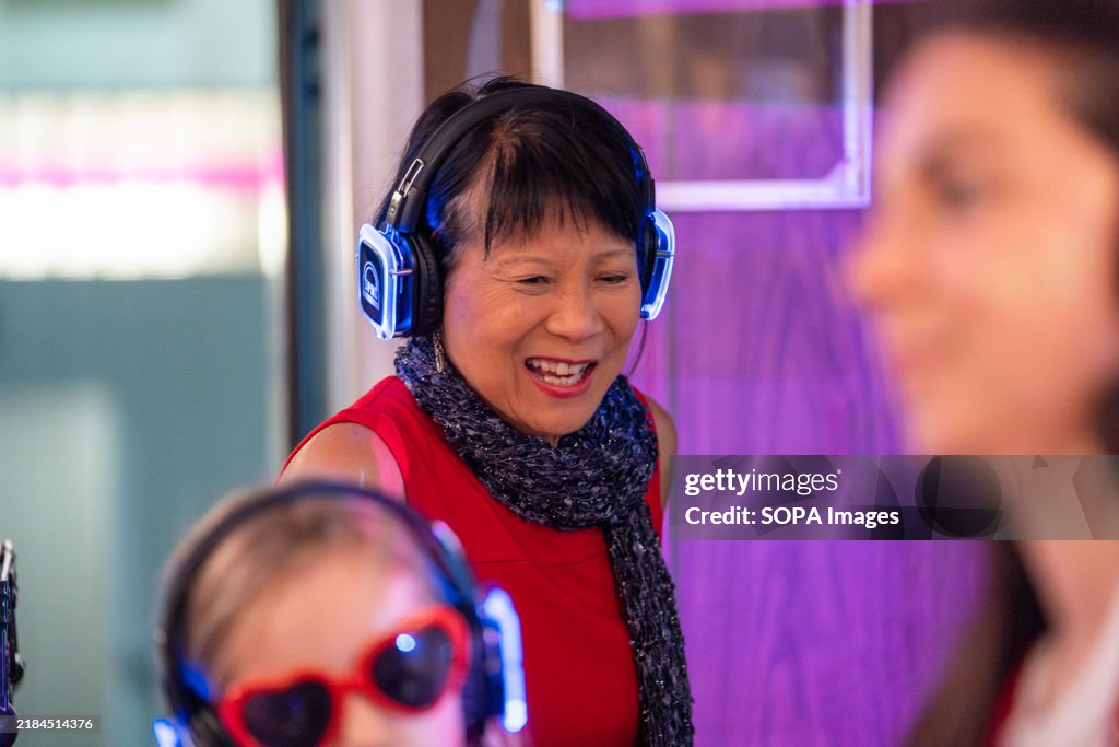 Toronto Mayor Olivia Chow dances on TTC train "Silent...