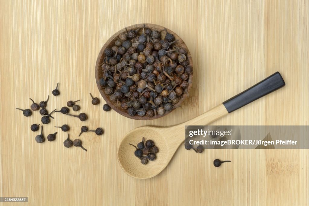 Cubeb pepper, peppercorns in shell, Piper cubeba