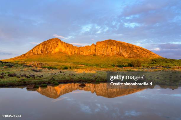 rano raraku on easter island - rapa nui stock pictures, royalty-free photos & images