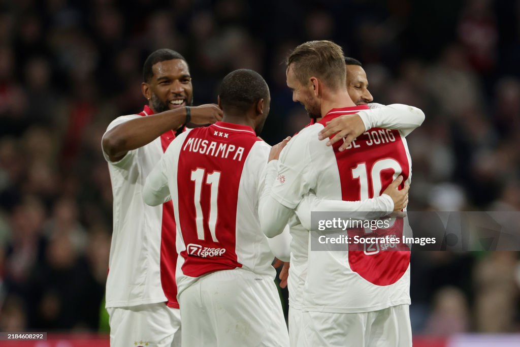 Ajax Legends v Real Madrid Legends