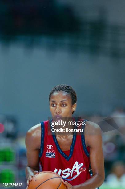 American basketball player Lisa Leslie in action during the Second Round Group E match between Spain and the USA, at the 1998 FIBA World Championship...