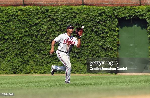 Andruw Jones makes the catch Andruw Jones makes the catch