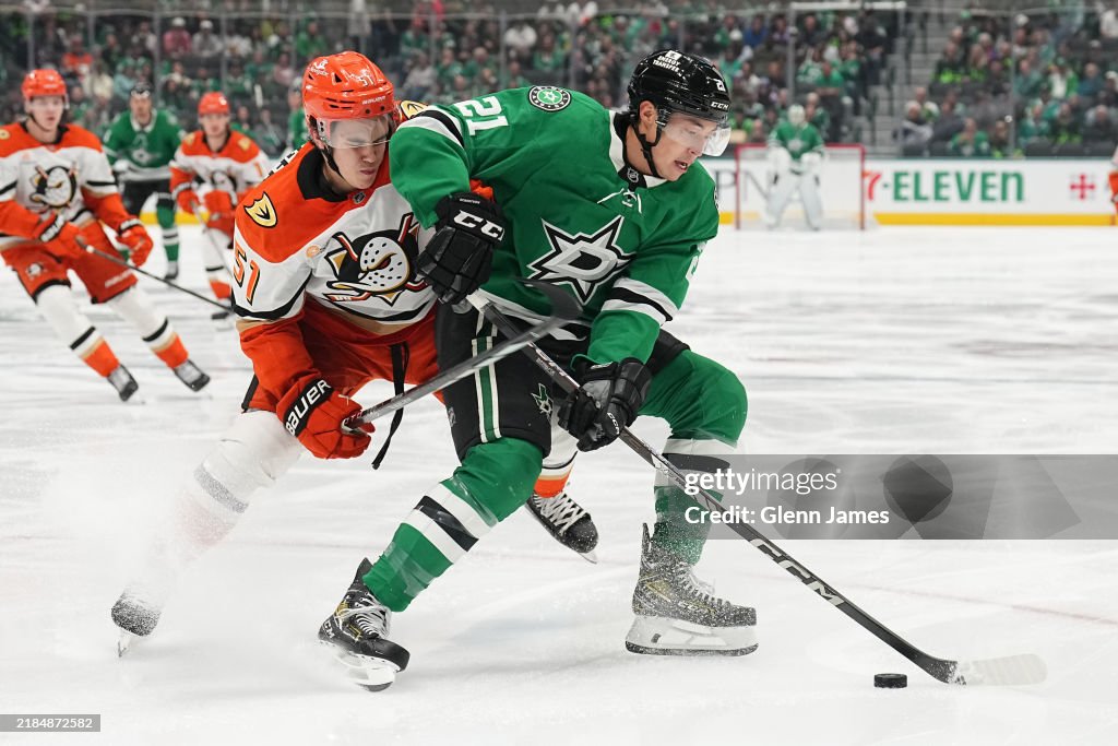 James Roderon Dallas Jason Robertson of the Dallas Stars handles the puck against Olen ...