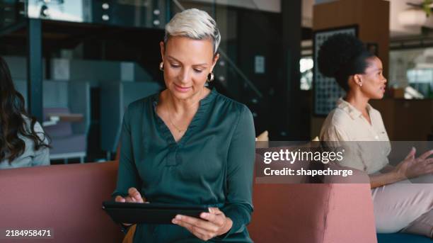 woman, tablet and business lounge with email, app and digital management for company social media. website, professional and internet search on sofa with online planning and networking with tech - vragenlijst stockfoto's en -beelden
