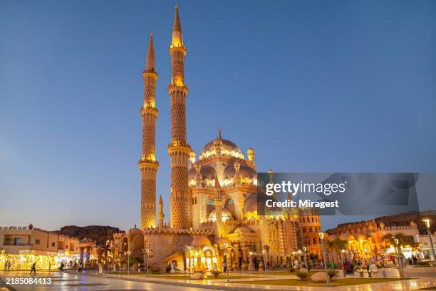 al sahaba mosque, (el mustafa mosque) in sharm el sheikh, egypt - egipcio fotografías e imágenes de stock