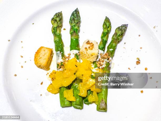 steamed asparagus - dragon stockfoto's en -beelden