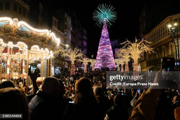 Hundreds of people attend the switching on of the Christmas lights at Porta do Sol, on 16 November, 2024 in Vigo, Pontevedra, Galicia, Spain. This...
