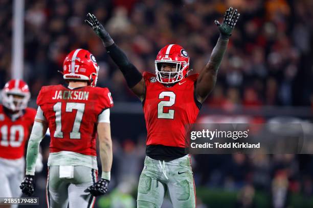 Smael Mondon Jr. #2 of the Georgia Bulldogs reacts after a defensive stop during the third quarter against the Tennessee Volunteers at Sanford...