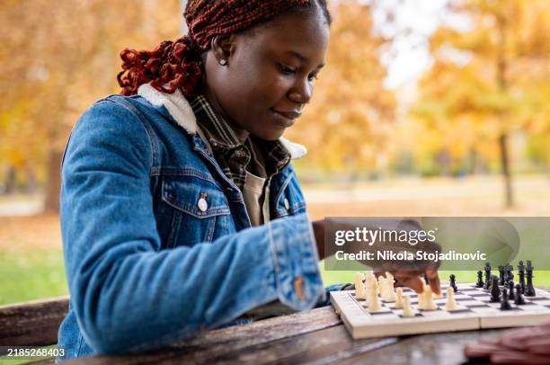 playing chess outdoors - the queens club stock pictures, royalty-free photos & images