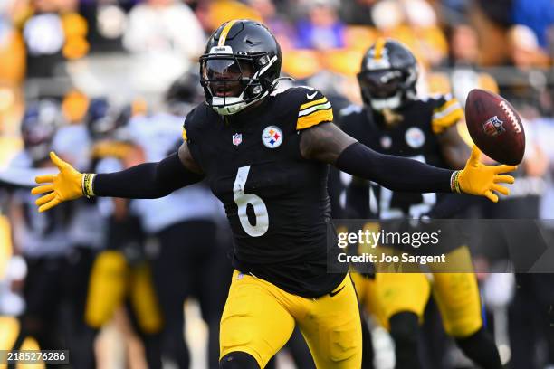Patrick Queen of the Pittsburgh Steelers reacts after recovering of fumble in the second quarter of a game against the Baltimore Ravens at Acrisure...