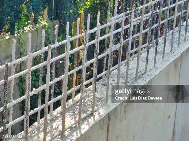 construction of a grey concrete wall. - formwork blocks stock pictures, royalty-free photos & images