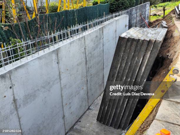 fencing pole mould, for construction. - formwork blocks stock pictures, royalty-free photos & images