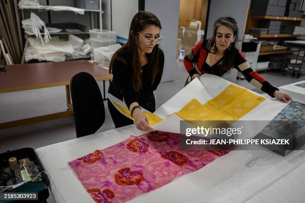 Textiles Tissue Work 362 Central Museum Of Textiles Stock Photos, High-Res Pictures, and ...