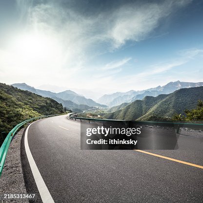 Berge und Straßen Berge und Straßen