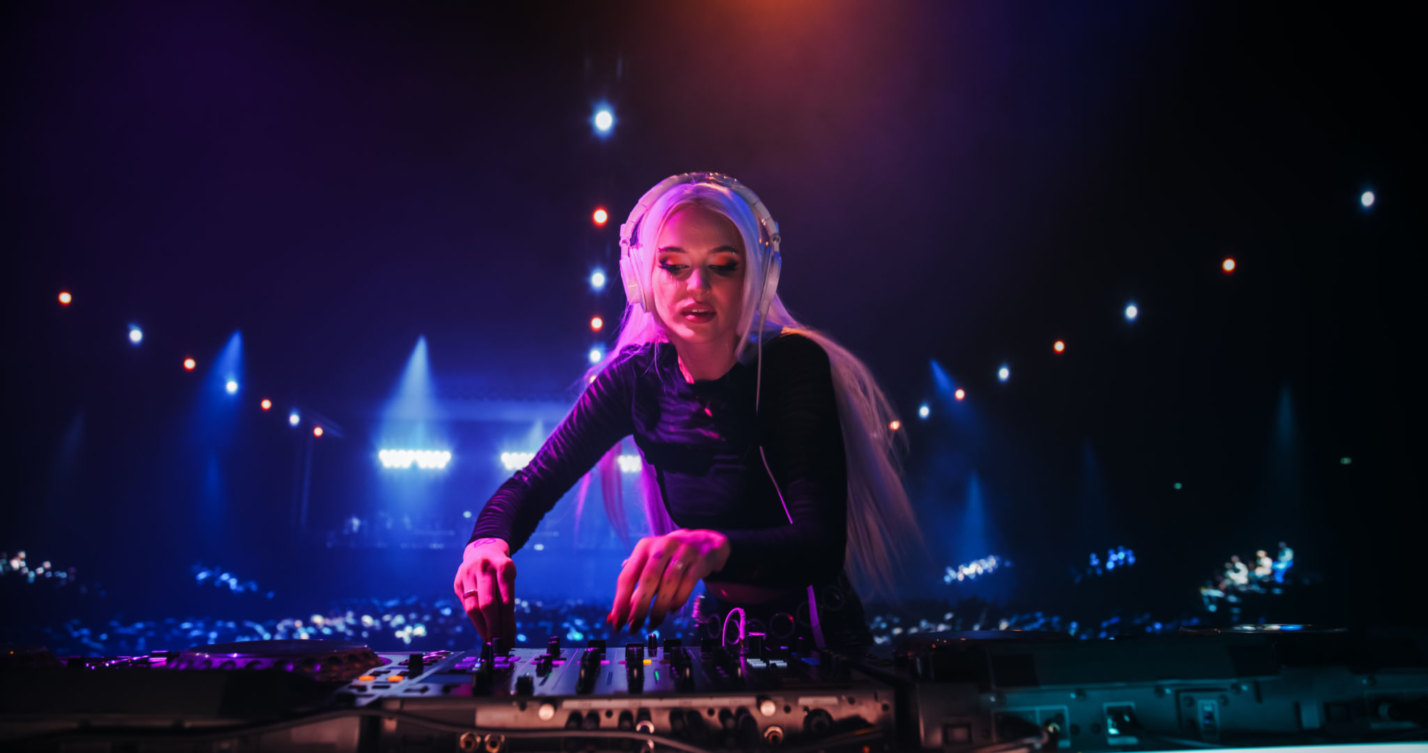 female dj performing