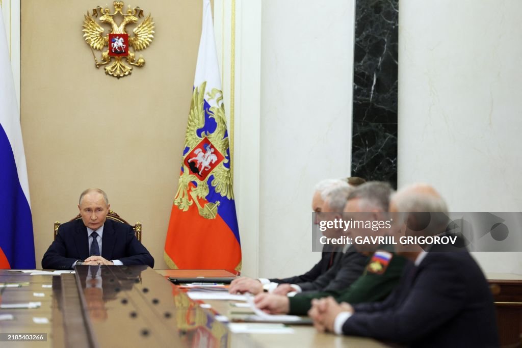 RUSSIA-UKRAINE-CONFLICT-MISSILE-PUTIN