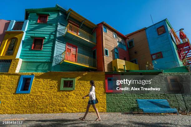 colourful la boca - caminito stock-fotos und bilder