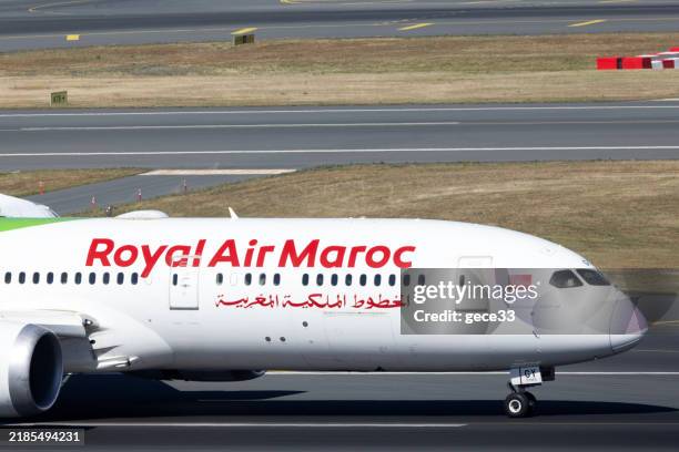 boeing 787-9 dreamliner royal air maroc (cn-rgy) - boeing 787 stock pictures, royalty-free photos & images