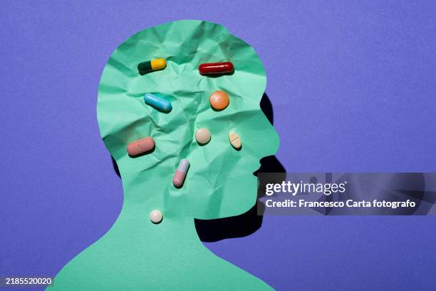 drugs for neurological disorders - antidépresseur photos et images de collection