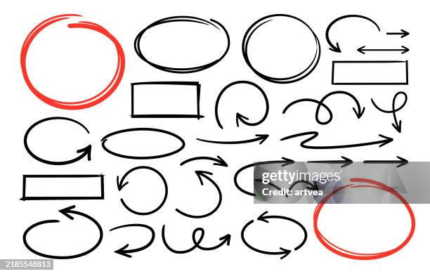 ilustraciones, imágenes clip art, dibujos animados e iconos de stock de conjunto de ilustración vectorial de flechas curvas dibujadas a mano y marcos - símbolo de flecha