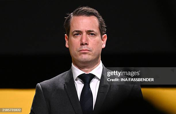 Lars Ricken Mini Face 1,178 Lars Ricken Photos Stock Photos, High-Res Pictures, and Images ...