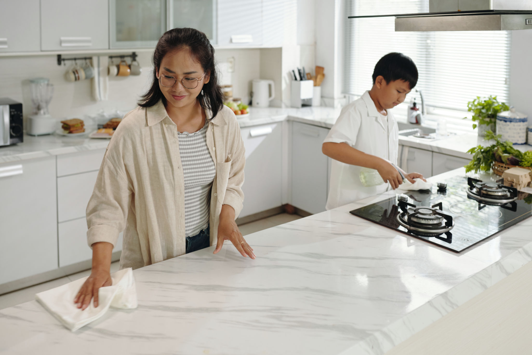 cleaning stone countertop