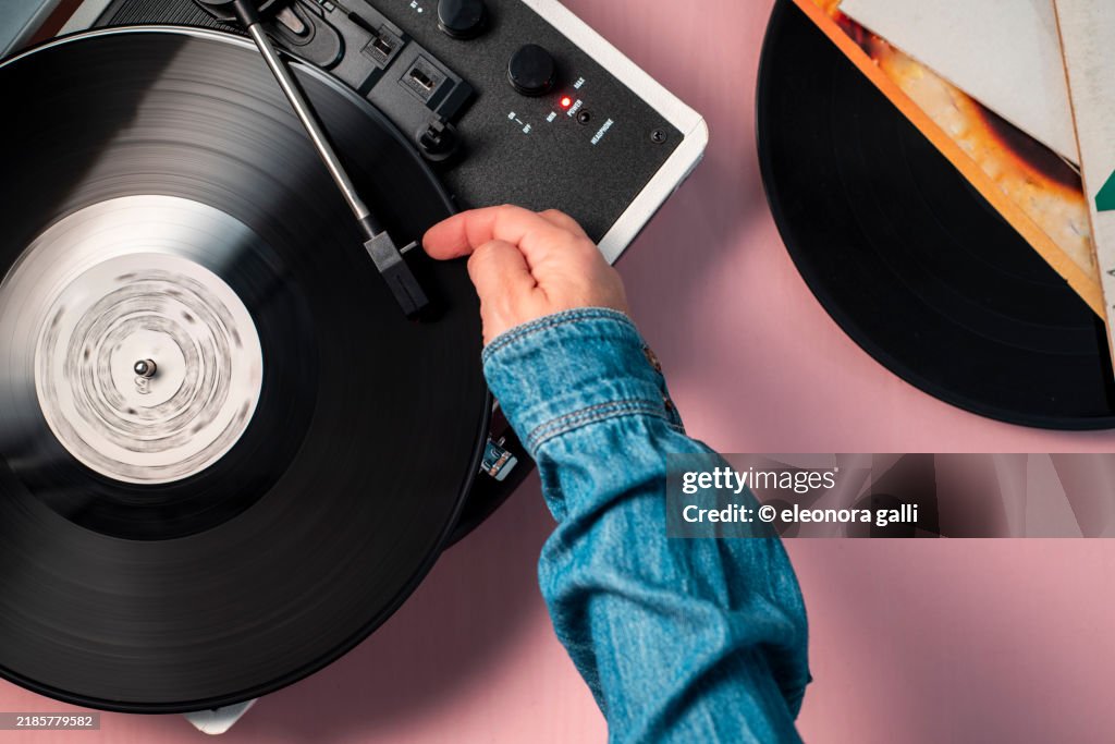 Using the turntable
