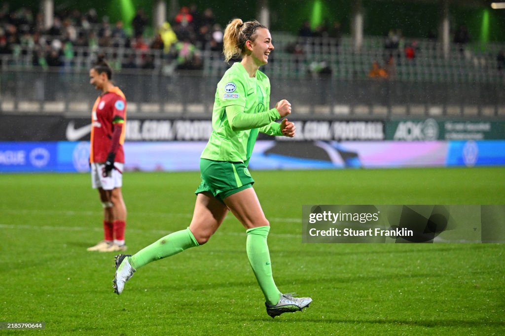VfL Wolfsburg v Galatasaray A.S. - UEFA Women's Champions League 2024/25 Group Stage MD4