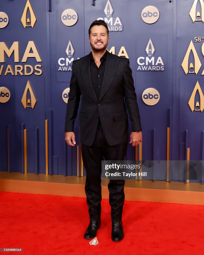 The 58th Annual CMA Awards - Arrivals