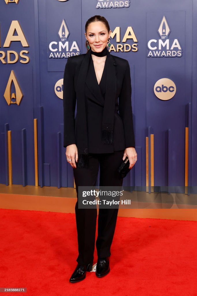 The 58th Annual CMA Awards - Arrivals