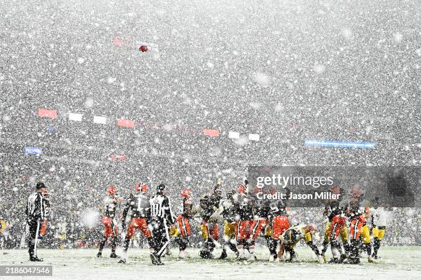 Chris Boswell of the Pittsburgh Steelers kicks a 28 yard field goal against the Cleveland Browns during the third quarter in the game at Huntington...