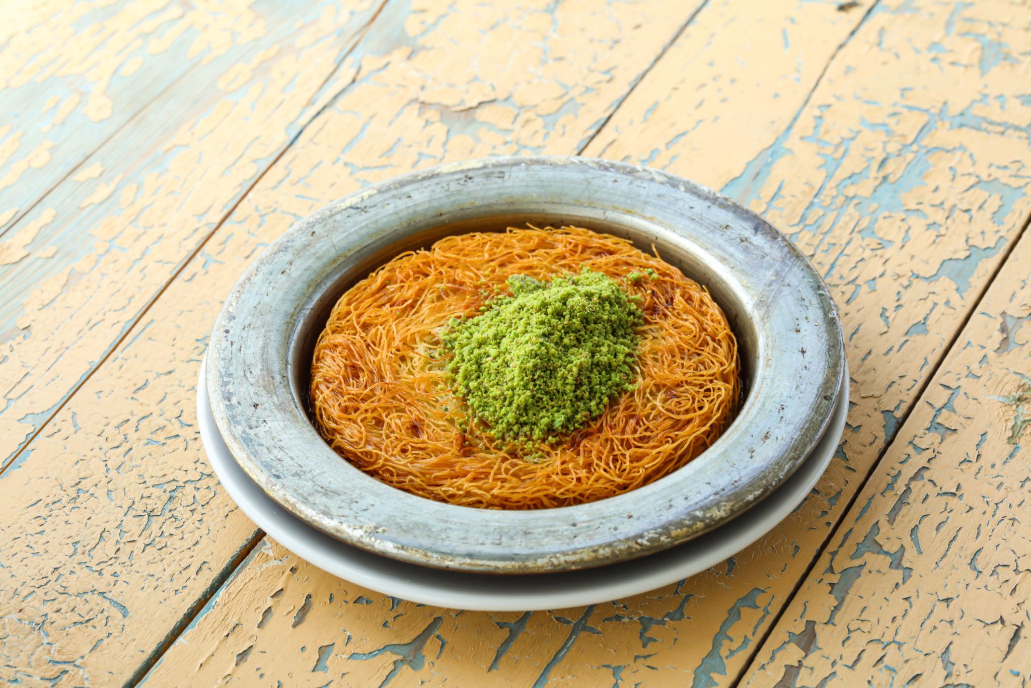 kunafeh serving