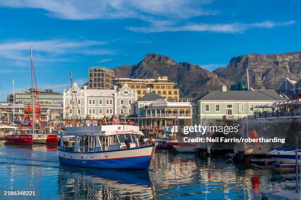 v&a (victoria and alfred) waterfront and table mountain, cape town, western cape province, south africa, africa - victoria and alfred waterfront cape town stock pictures, royalty-free photos & images