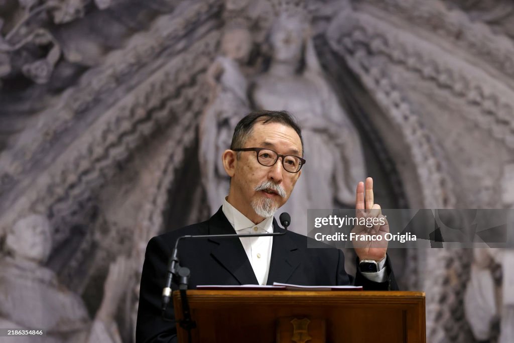 Sam Razinger 'Ratzinger Prize 2024' award winner Japanese sculptor Etsuro Sotoo ...
