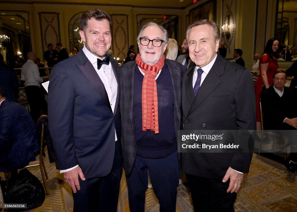 2024 Fifth Avenue Snowflake Illumination Ceremony Hosted By Fifth Avenue Snowflake Foundation