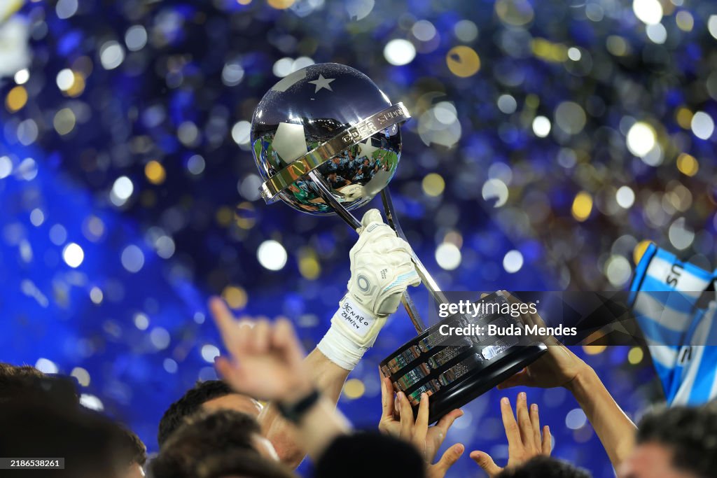 Racing Club v Cruzeiro: Final - Copa CONMEBOL Sudamericana 2024