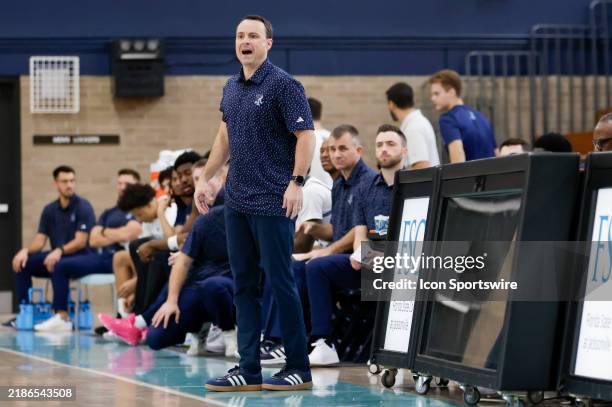 George Archie Detroit 834 Coach Archie Miller Stock Photos, High-Res Pictures, and Images ...