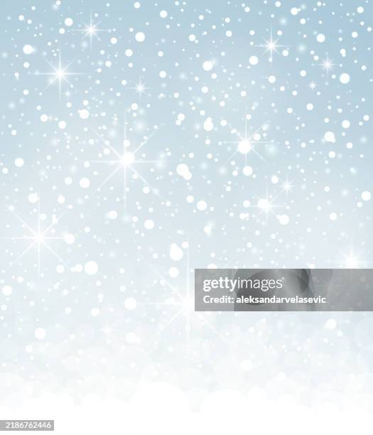 grauer winterurlaub hintergrund mit fallendem schnee - schneesturm stock-grafiken, -clipart, -cartoons und -symbole