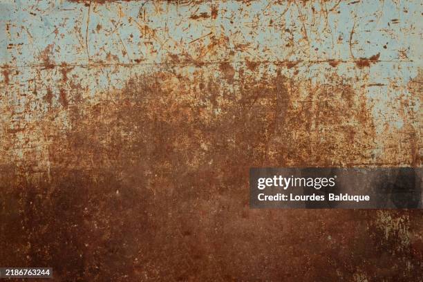 rusty metal wall texture - oxidado fotografías e imágenes de stock