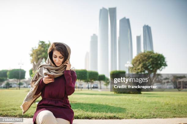 arab woman posing in abu dhabi - persian gulf countries stock pictures, royalty-free photos & images