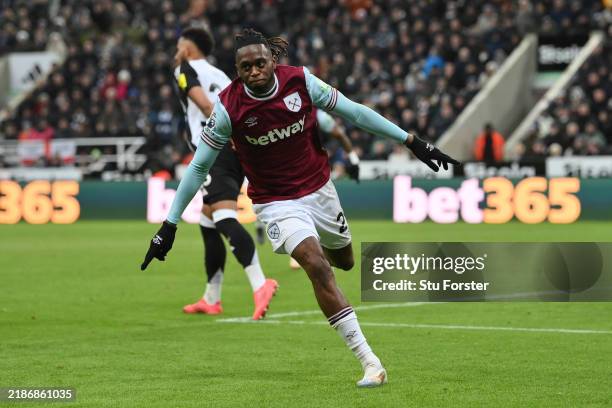 Aaron Wan-Bissaka of West Ham United celebrates scoring his team's second goal during the Premier League match between Newcastle United FC and West...