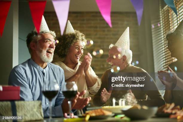 10.686 Bilder und Stockfotos zu Geburtstag Rentner