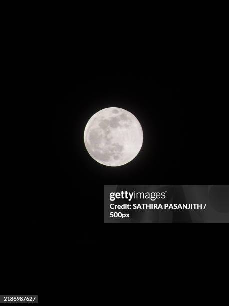 Low Moon 3,039 Low Moon Stock Photos, High-Res Pictures, and Images - Getty Images