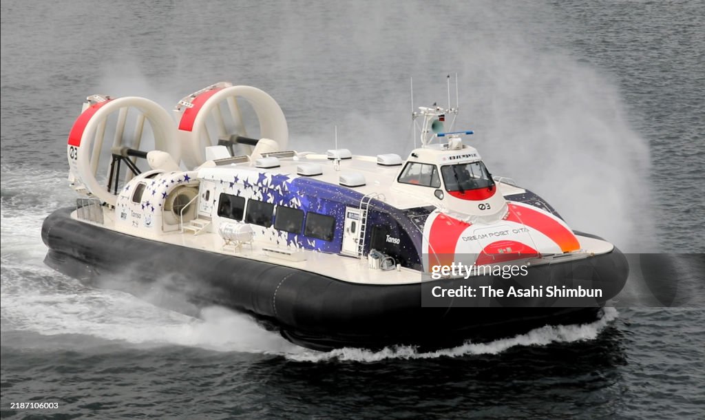 Hovercraft Monitor Tour