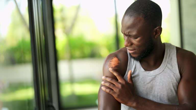 146 Shoulder Pain Black Man Stock Videos Footage 4K Video Clips 146-shoulder-pain-black-man-stock-videos-footage-4k-video-clips