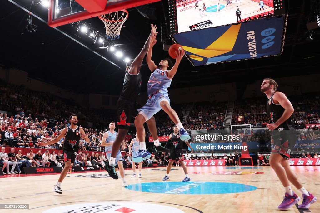 NBL Rd 10 - Illawarra Hawks v New Zealand Breakers