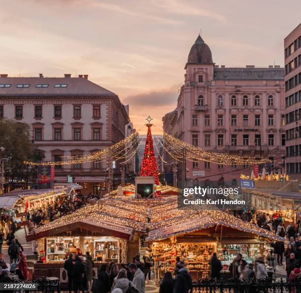 christmas in budapest - julmarknad bildbanksfoton och bilder