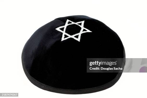 orthodox jewish tradition skullcap called kipa (yarmulke) - torah stock pictures, royalty-free photos & images