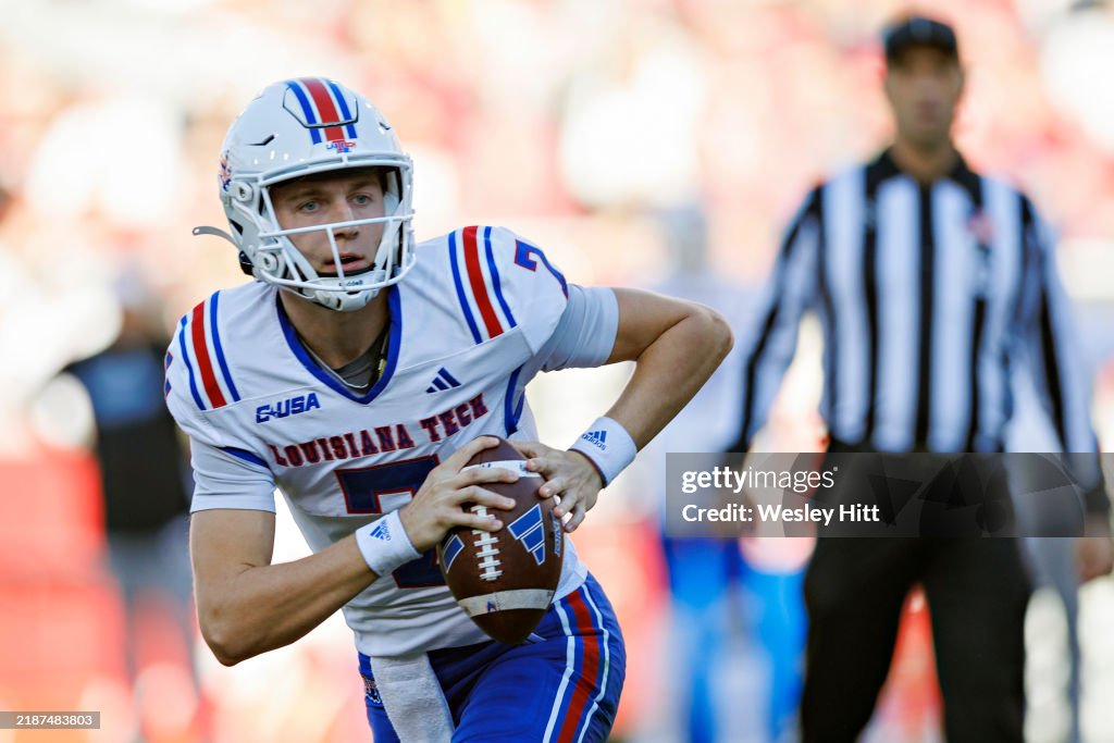 Louisiana Tech v Arkansas